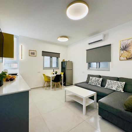 Amazing 2Rooms Apt In Bat Yam - Step By The Beach المظهر الخارجي الصورة