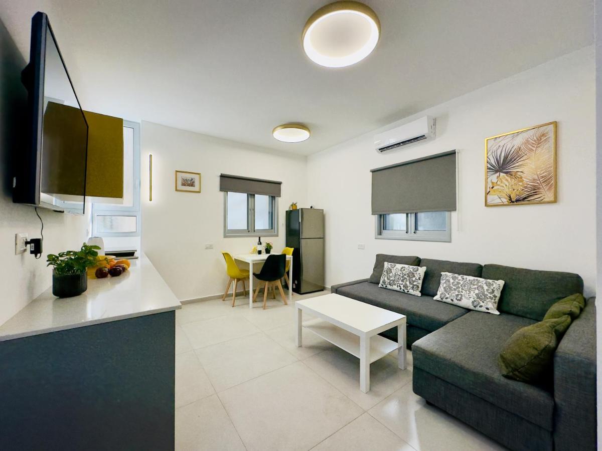 Amazing 2Rooms Apt In Bat Yam - Step By The Beach المظهر الخارجي الصورة